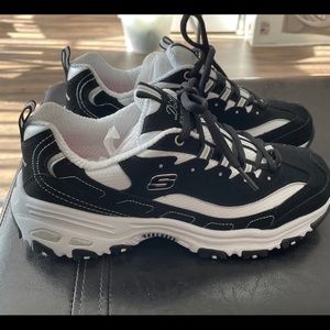 Ladies Skechers gym shoes